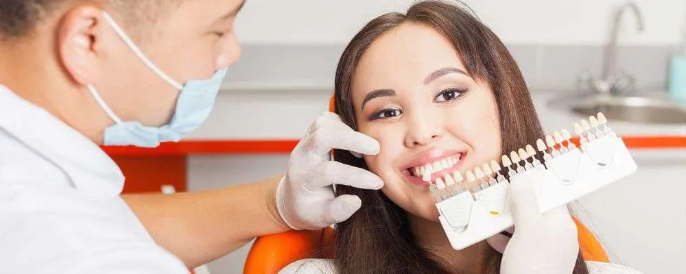 ¿Se puede realizar un blanqueamiento dental con implantes dentales?
