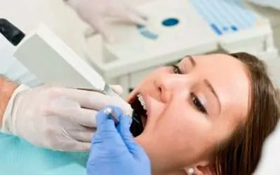 ¿Cómo saber si hay infección en un implante dental?